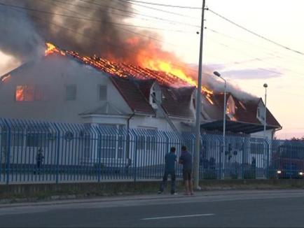 Incendiu de proporţii la fabrica americană Plexus, de pe Şoseaua Borşului (FOTO / VIDEO)